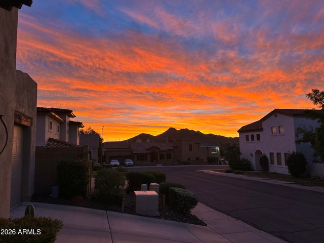 1732 E GELDING Drive, Phoenix, AZ 85022