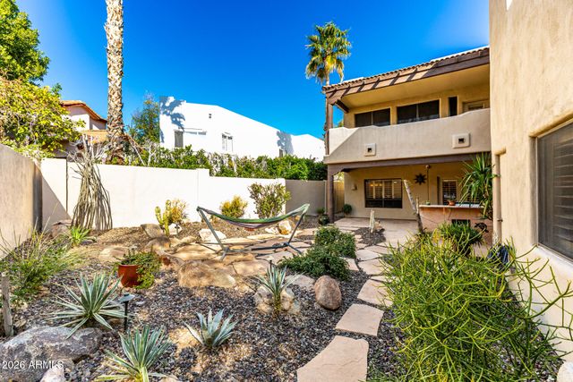 1732 E GELDING Drive, Phoenix, AZ 85022