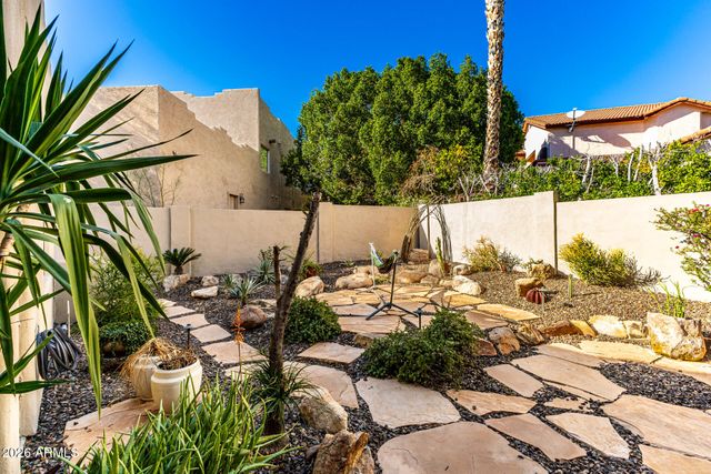 1732 E GELDING Drive, Phoenix, AZ 85022