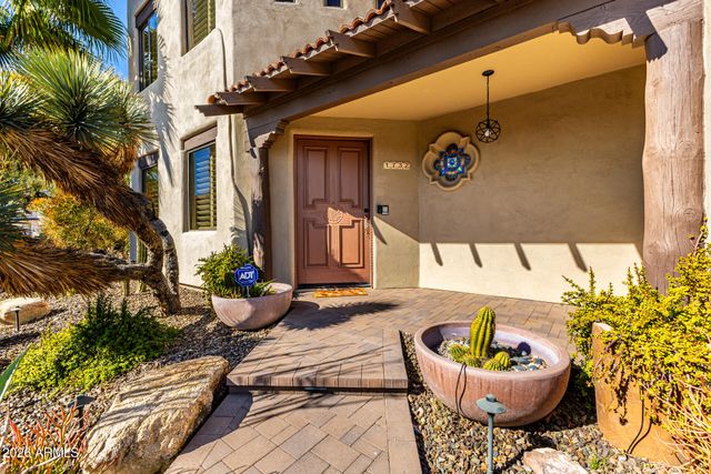 1732 E GELDING Drive, Phoenix, AZ 85022