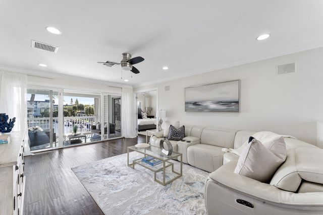 910 JASMINE Drive, Delray Beach, FL 33483