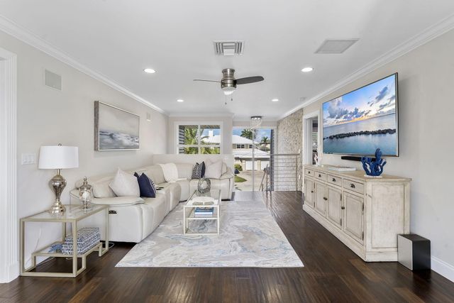 910 JASMINE Drive, Delray Beach, FL 33483