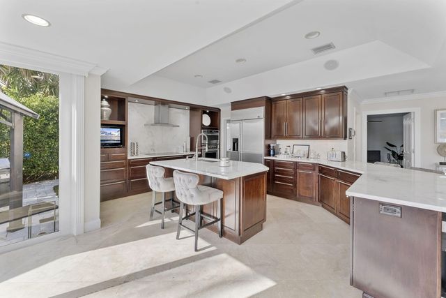 910 JASMINE Drive, Delray Beach, FL 33483