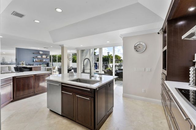 910 JASMINE Drive, Delray Beach, FL 33483