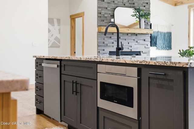 113 Backtrack RD, Sandpoint, ID 83864