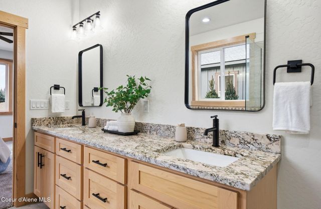 113 Backtrack RD, Sandpoint, ID 83864