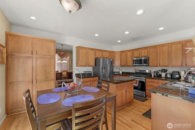 2209 164th Avenue Ct E, Lake Tapps, WA 98391