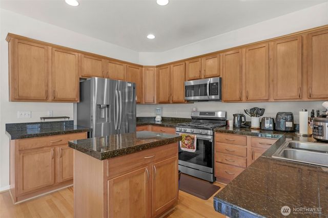 2209 164th Avenue Ct E, Lake Tapps, WA 98391