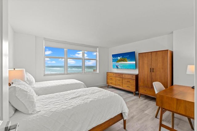 5440 N Ocean Drive 306, Singer Island, FL 33404