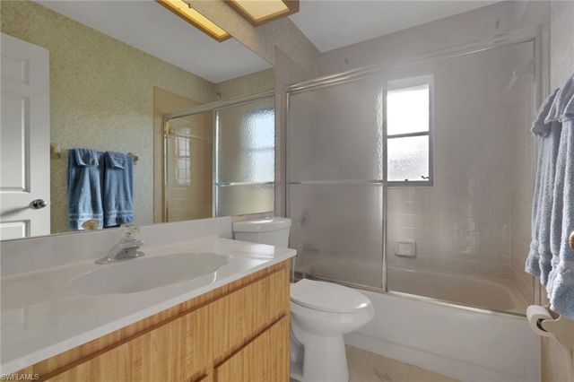 105 Montaubon CT, Naples, FL 34112