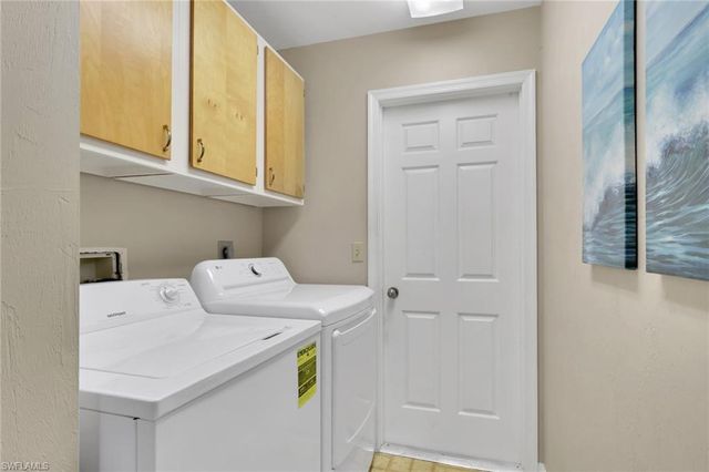 105 Montaubon CT, Naples, FL 34112