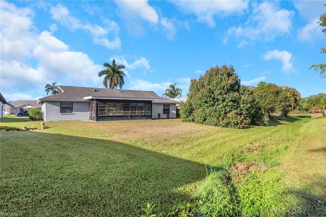 105 Montaubon CT, Naples, FL 34112