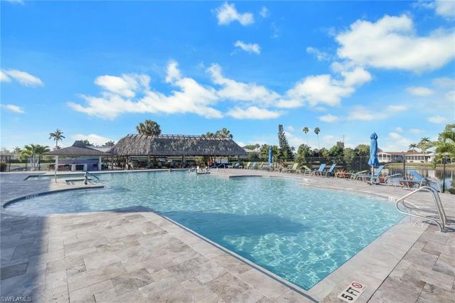 105 Montaubon CT, Naples, FL 34112