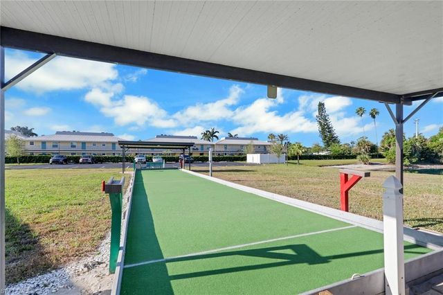 105 Montaubon CT, Naples, FL 34112