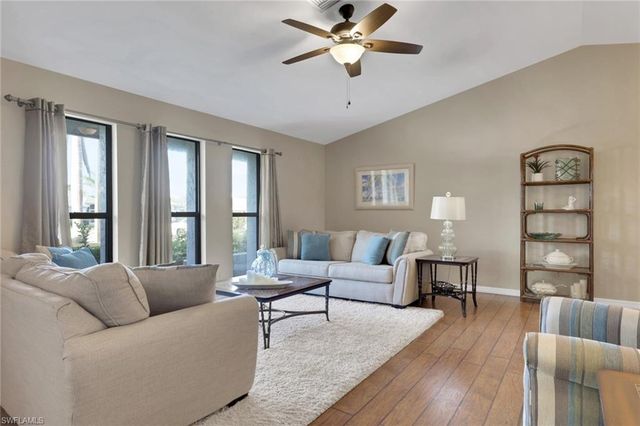 105 Montaubon CT, Naples, FL 34112