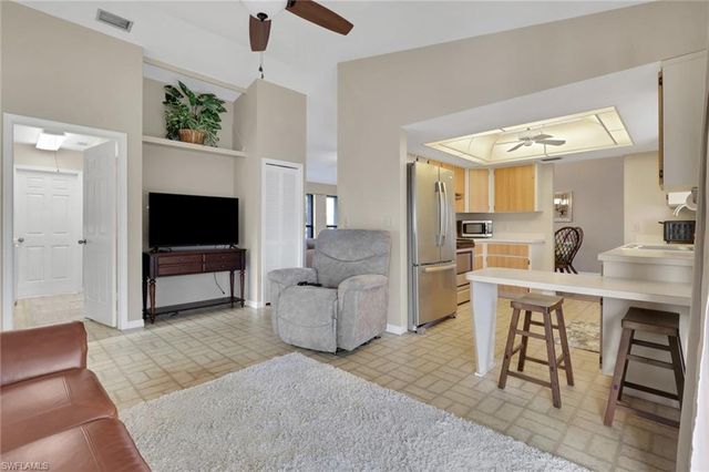 105 Montaubon CT, Naples, FL 34112