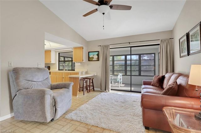 105 Montaubon CT, Naples, FL 34112