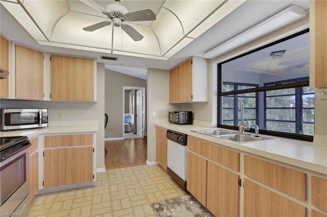 105 Montaubon CT, Naples, FL 34112