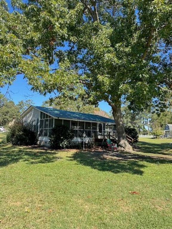 1051 Hobbs Drive, Summerton, SC 29148