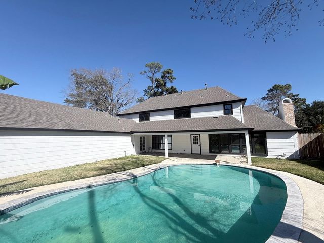 15619 Winding Moss Drive, Houston, TX 77068