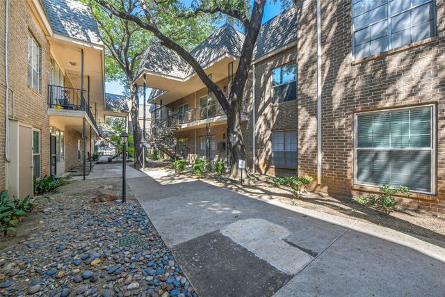 4420 Harlanwood Drive 229, Fort Worth, TX 76109
