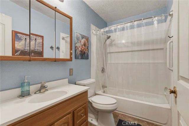 6812 Helton, Winton, CA 95388