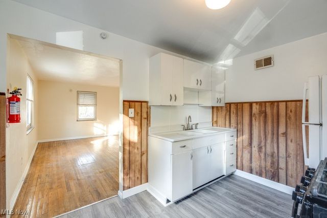 275 E 200th Street, Euclid, OH 44119