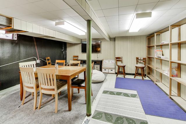 8407 N Olcott Avenue, Niles, IL 60714