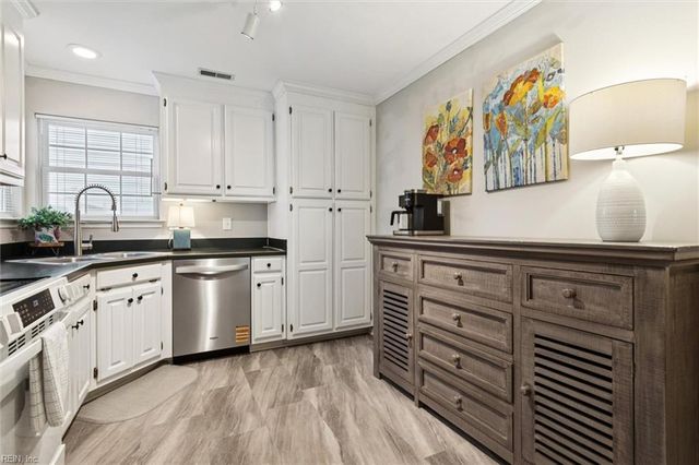 311 Savannah CT, Newport News, VA 23606