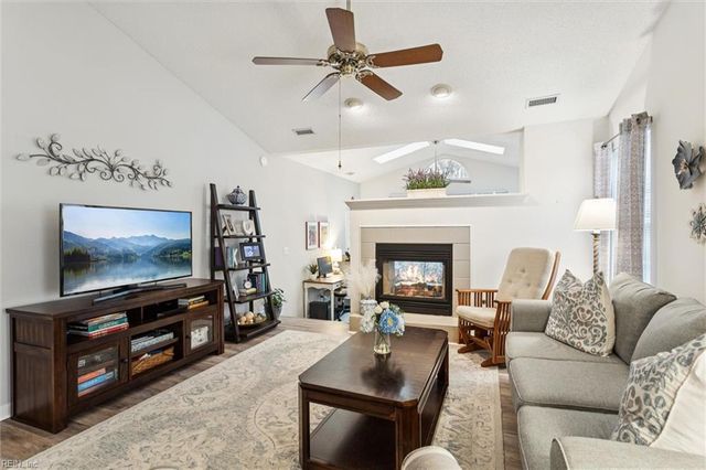 311 Savannah CT, Newport News, VA 23606