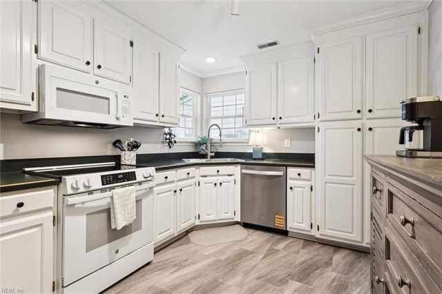 311 Savannah CT, Newport News, VA 23606