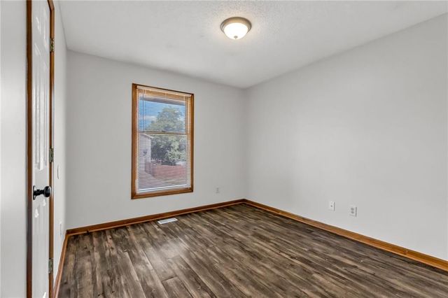 4235 NW 78th Street, Kansas City, MO 64151