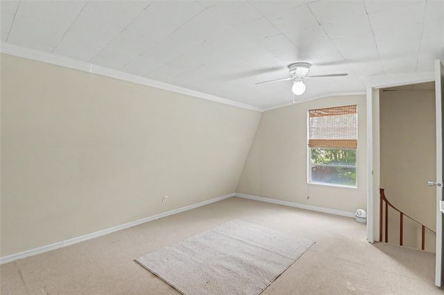898 BUERGER LN LN, Seguin, TX 78155