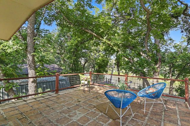 898 BUERGER LN LN, Seguin, TX 78155