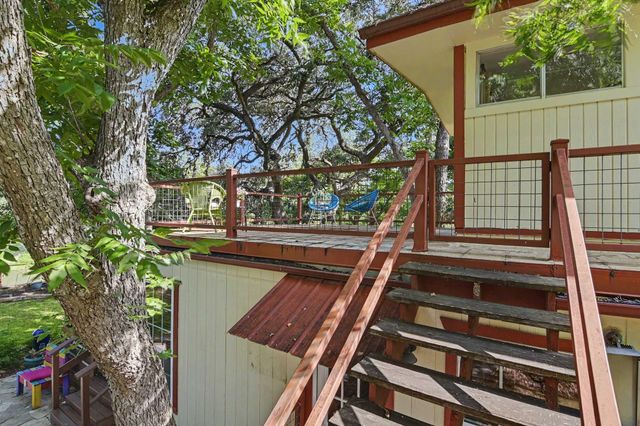 898 BUERGER LN LN, Seguin, TX 78155