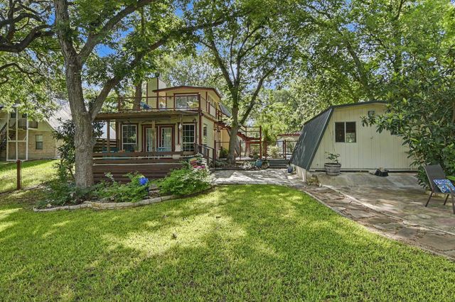 898 BUERGER LN LN, Seguin, TX 78155