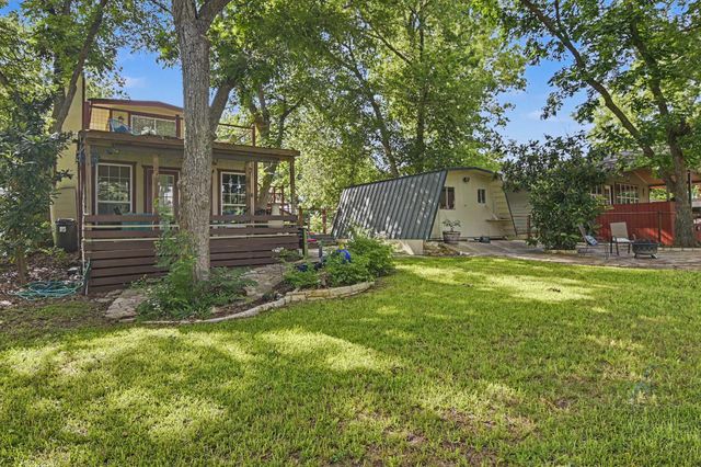 898 BUERGER LN LN, Seguin, TX 78155