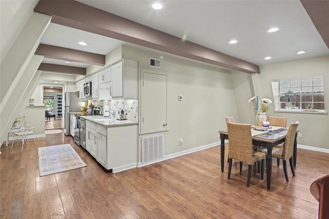 898 BUERGER LN LN, Seguin, TX 78155
