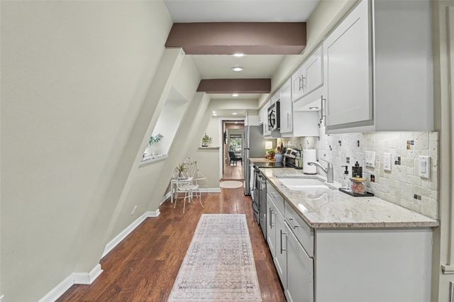898 BUERGER LN LN, Seguin, TX 78155