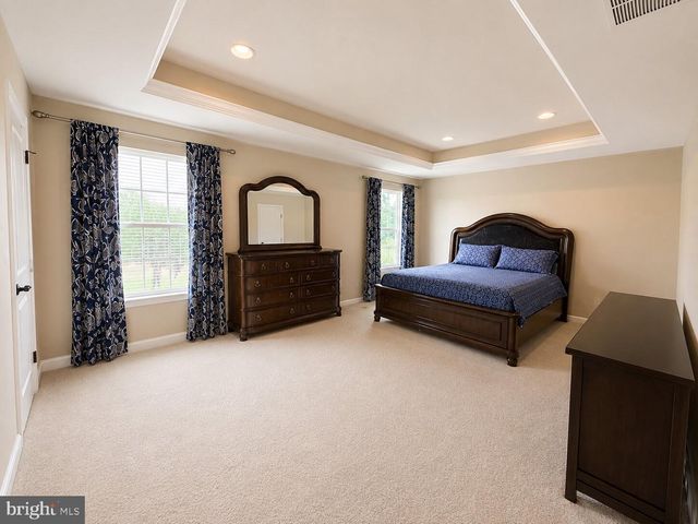 5 GOODYEAR LN, Burlington, NJ 08016