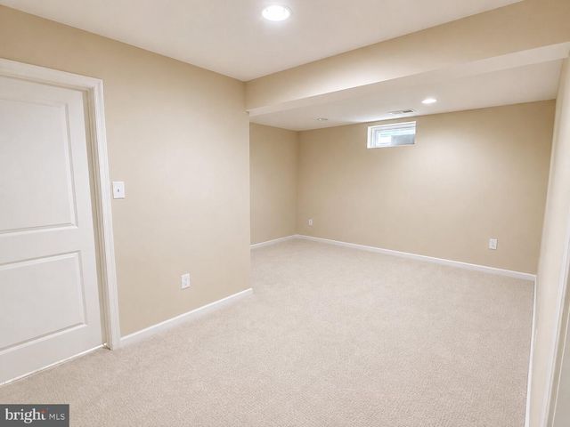 5 GOODYEAR LN, Burlington, NJ 08016