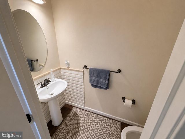 5 GOODYEAR LN, Burlington, NJ 08016