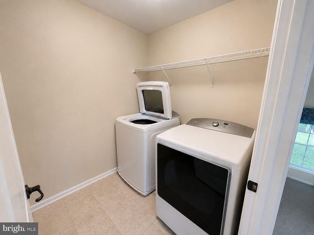 5 GOODYEAR LN, Burlington, NJ 08016