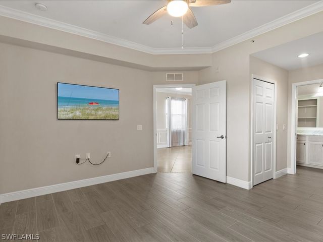 9719 Acqua CT 218, Naples, FL 34113