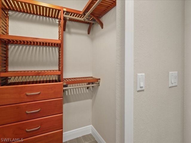 9719 Acqua CT 218, Naples, FL 34113