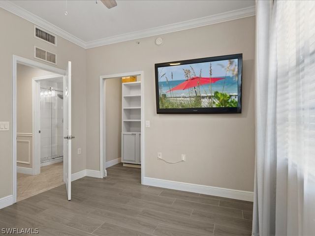 9719 Acqua CT 218, Naples, FL 34113