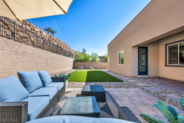 64 Reverie Heights Avenue, Henderson, NV 89011