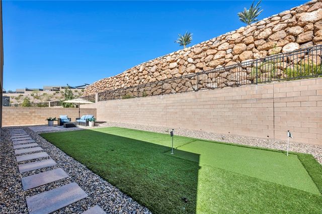 64 Reverie Heights Avenue, Henderson, NV 89011