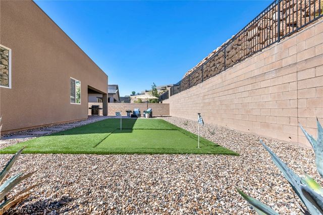 64 Reverie Heights Avenue, Henderson, NV 89011