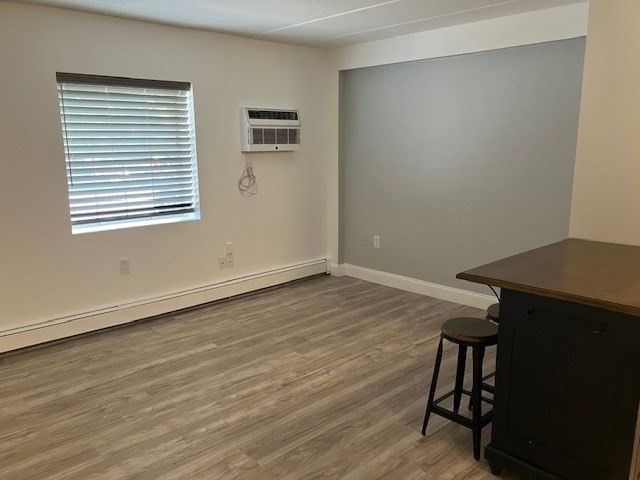 1000 Lexington St 16, Waltham, MA 02452
